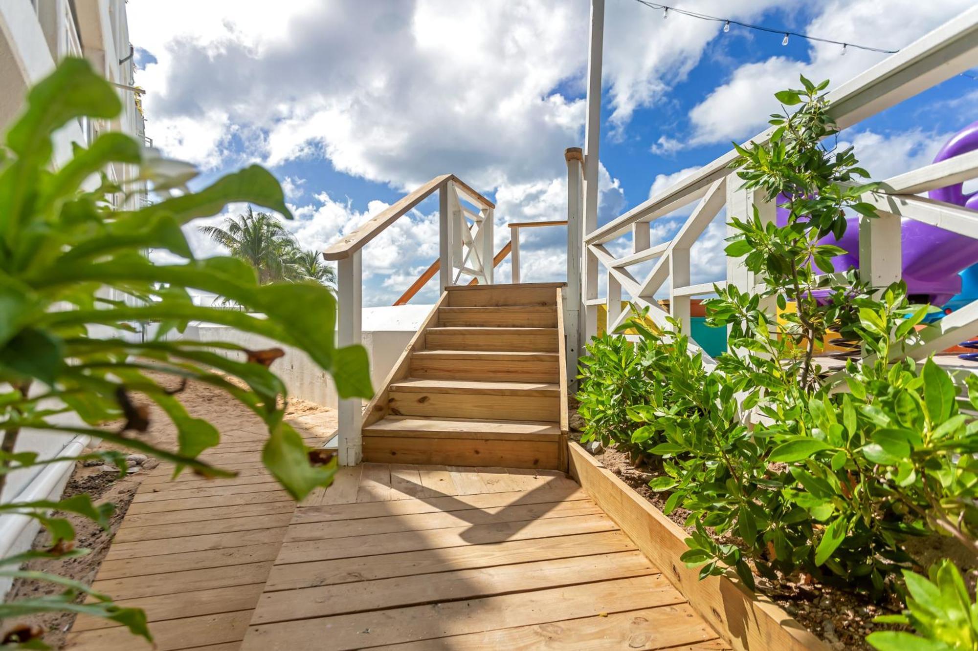 Maho Beach House - Studio - Beach Access Buitenkant foto