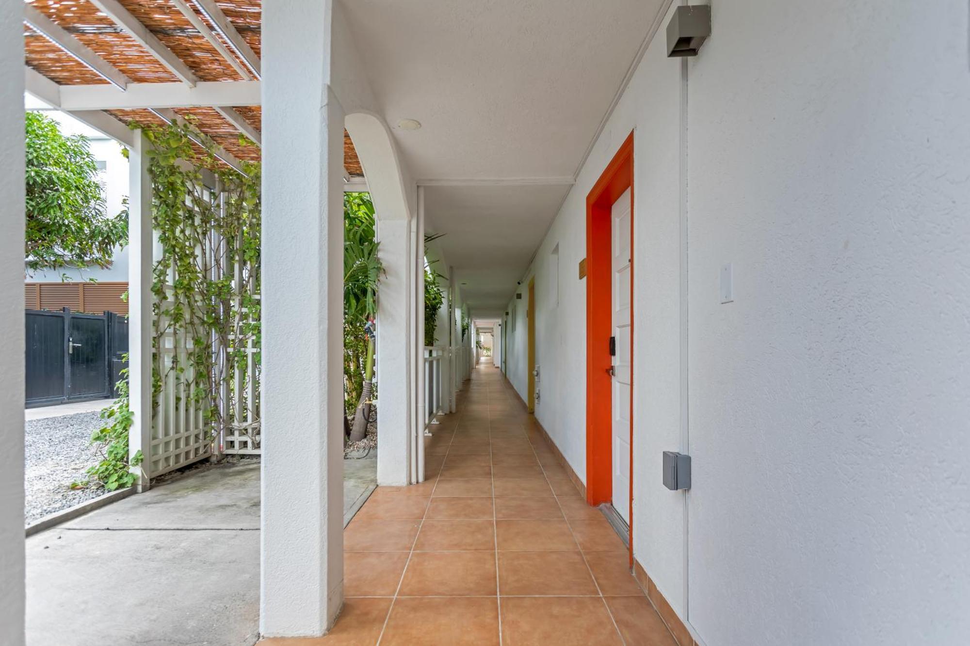 Maho Beach House - Studio - Beach Access Buitenkant foto